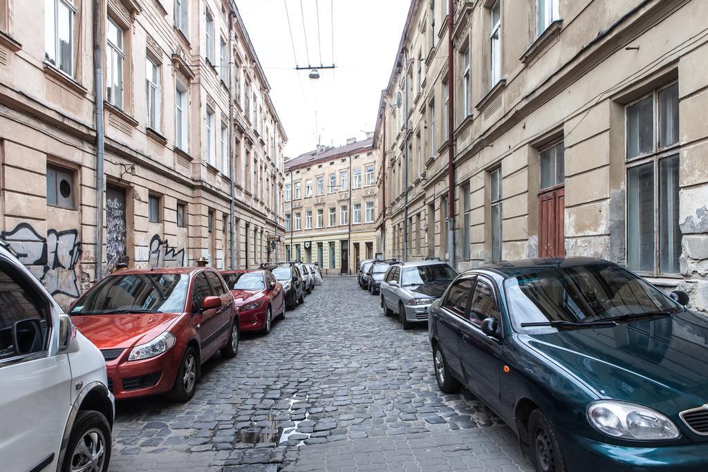 Queens Apartments Lviv Buitenkant foto